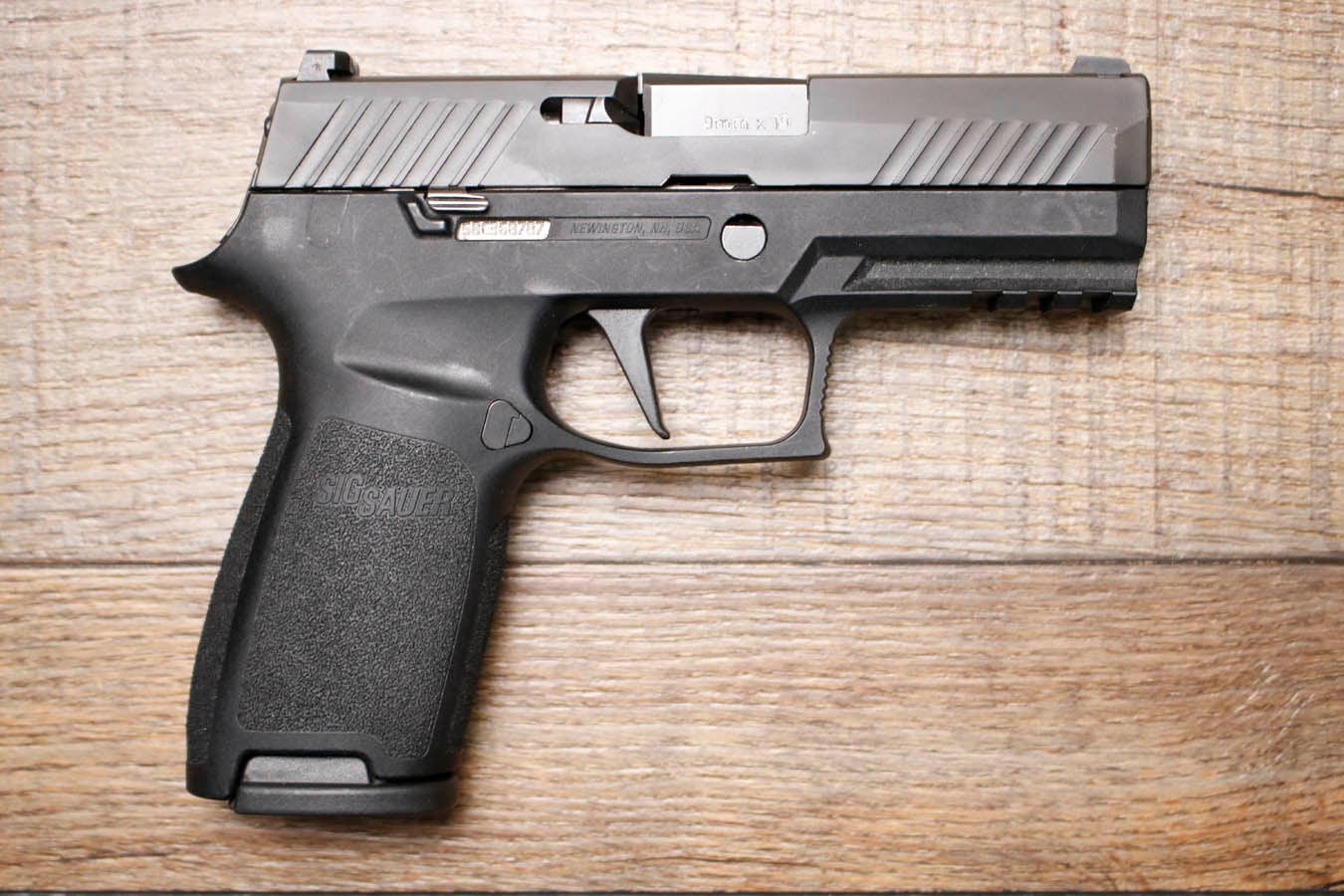 SIG SAUER P320 Carry 9mm Police Trade-In Pistol (Very Good Condition) with Night Sights