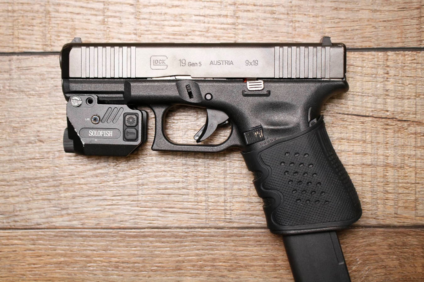 GLOCK 19 Gen 5 9mm Police Trade-In Pistol with Light/Laser