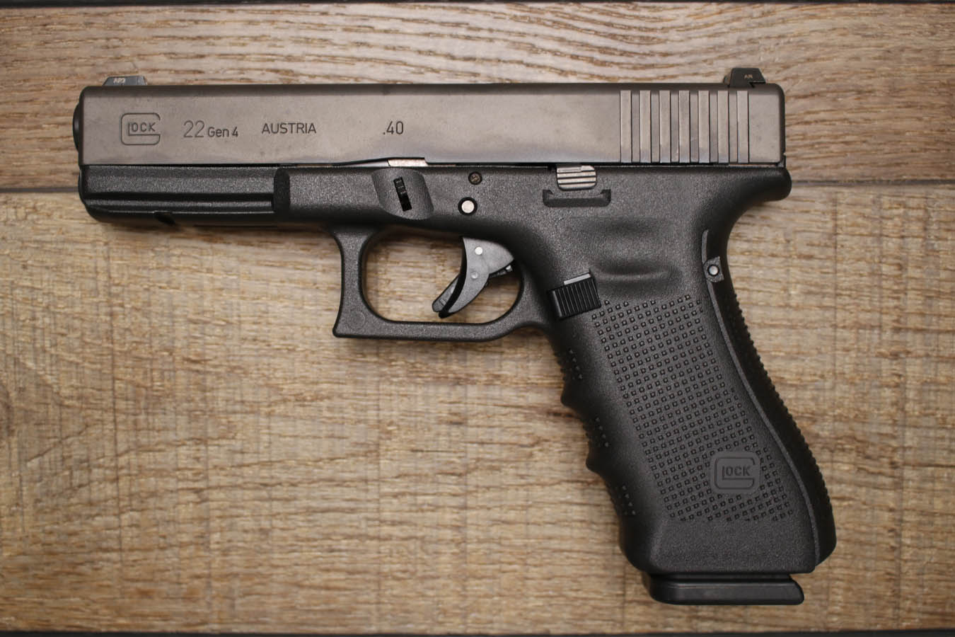 GLOCK 22 Gen 4 40 S&W Police Trade-In Pistol with Three Magazines and Original Box