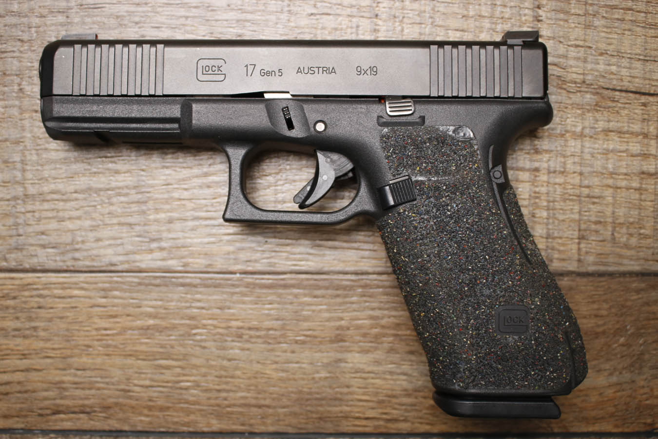 GLOCK 17 Gen 5 9mm Police Trade-In Pistol with Stippled Grip and Front Serrations