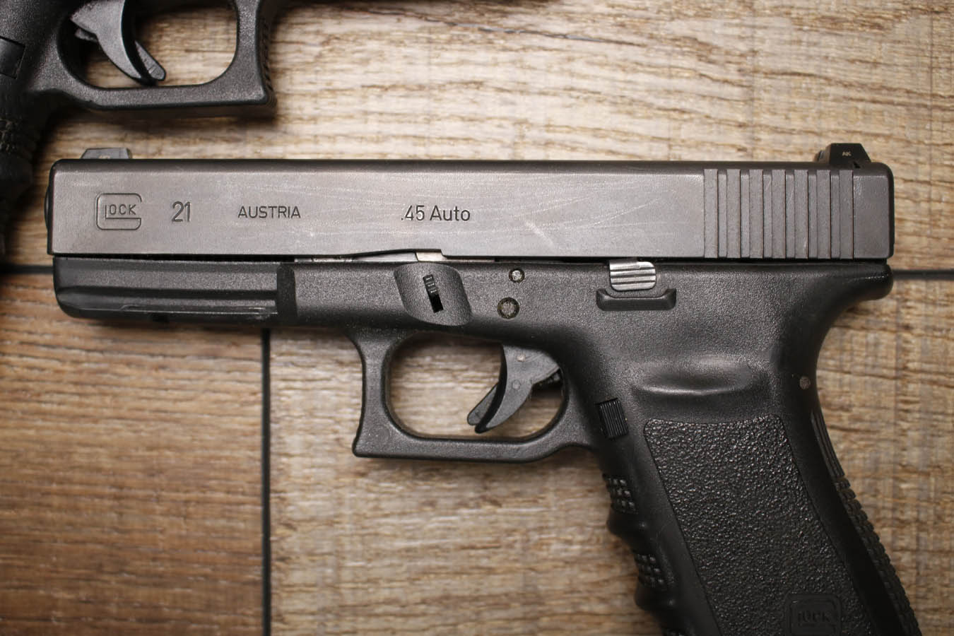 GLOCK 21 SF 45 ACP Police Trade-In Pistol (Fair Condition)