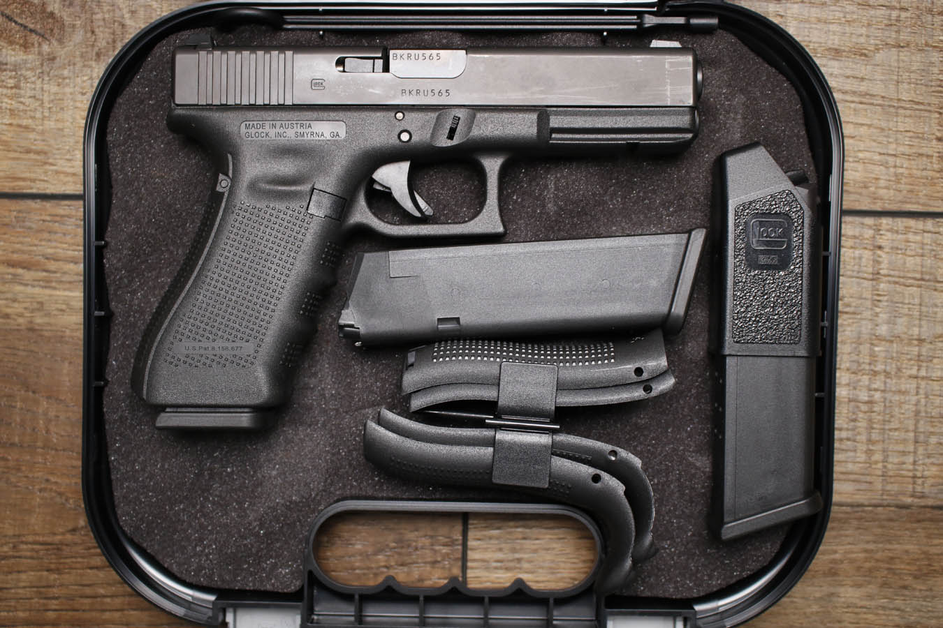 GLOCK 22 Gen 4 40 S&W Police Trade-In Pistol with Three Magazines and Original Box