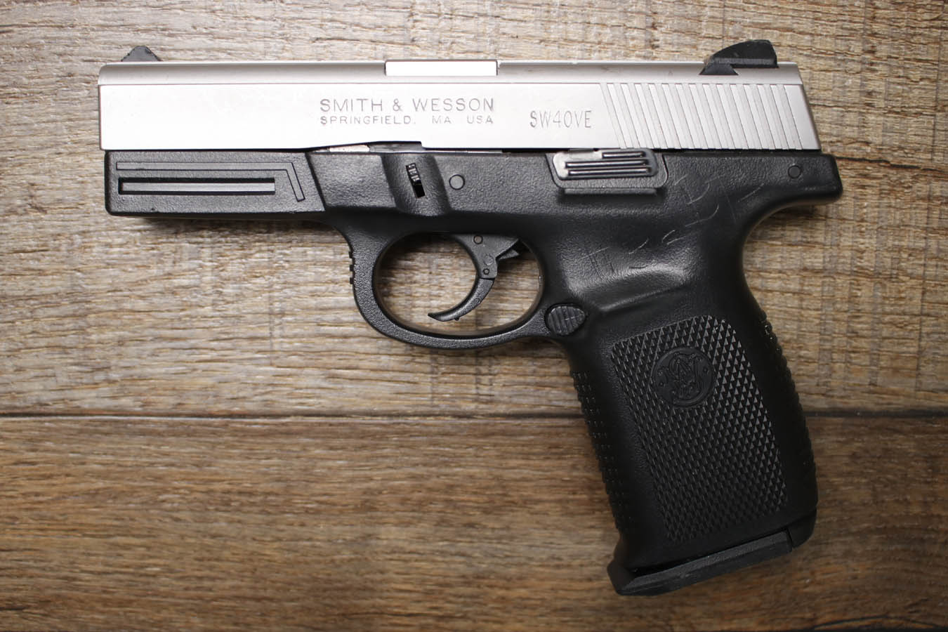 SMITH AND WESSON SW40VE 40 S&W Police Trade-In Pistol