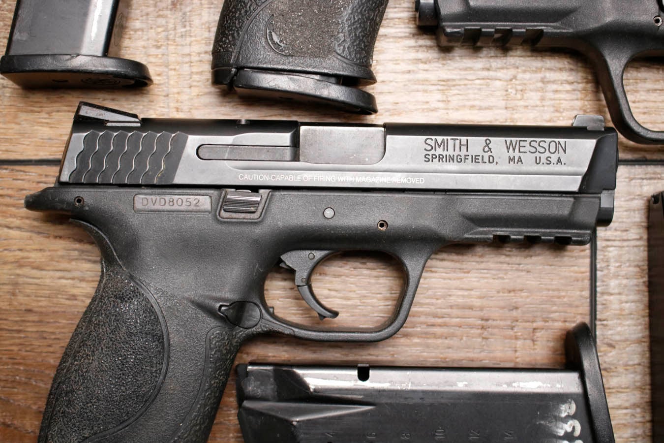 SMITH AND WESSON M&P40 40 S&W Stippled Police Trade-In Pistol (Good Condition)