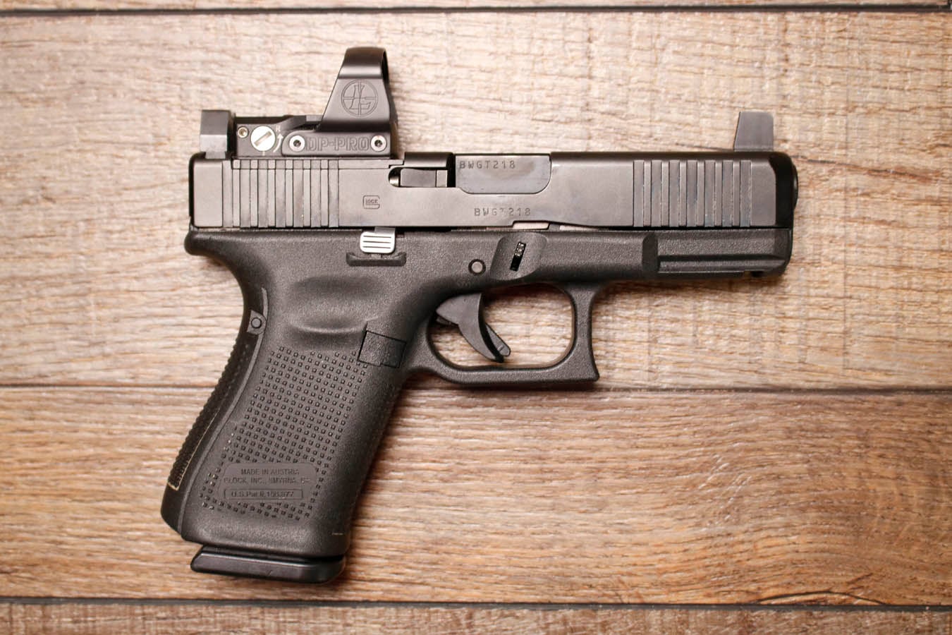 GLOCK 19 Gen 5 9mm Police Trade-In Pistol with Leupold Delta Point Pro Red Dot