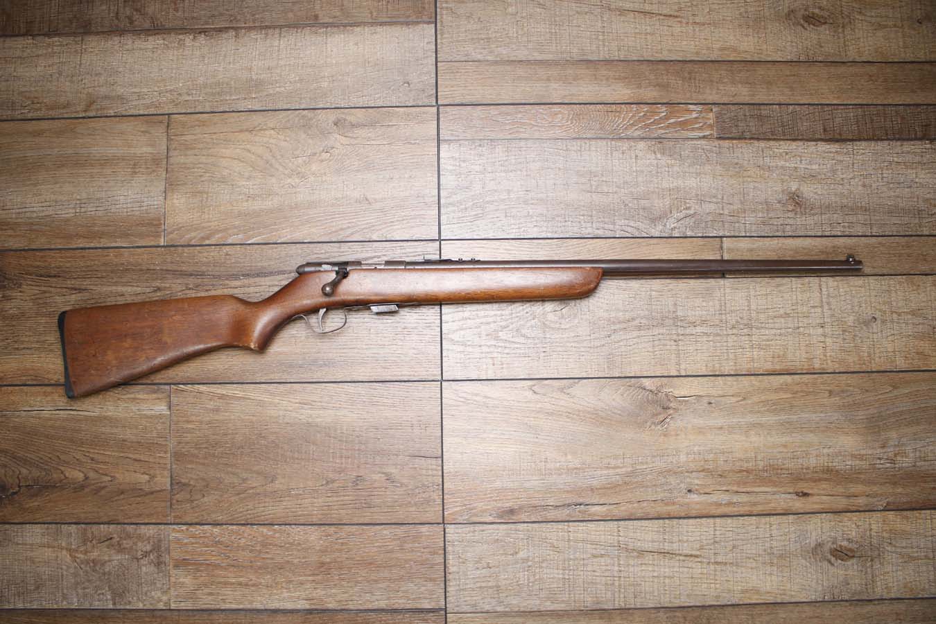 H AND R 865 Plainsman 22 Cal Police Trade-in Bolt-Action Rifle