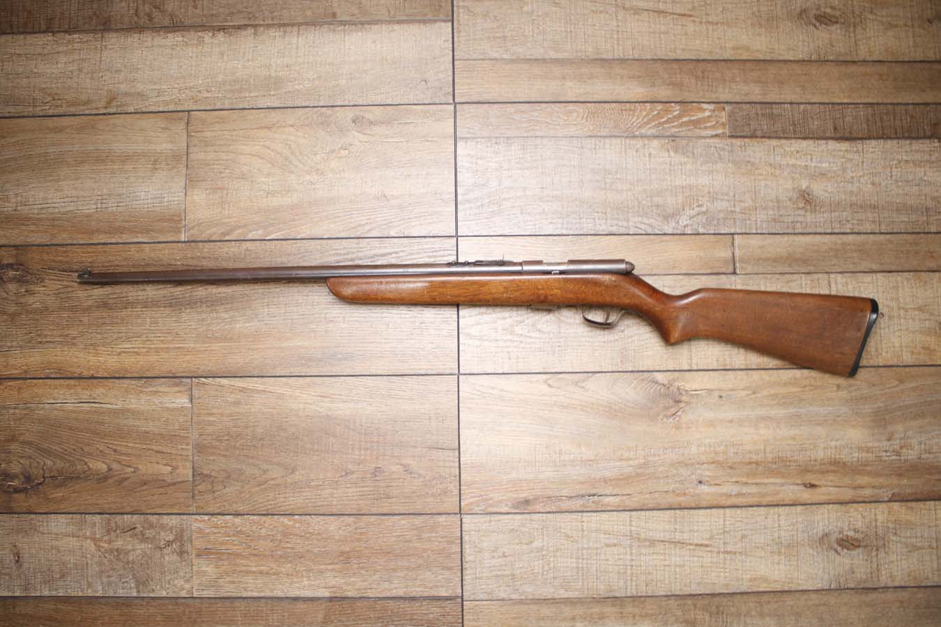 H AND R 865 Plainsman 22 Cal Police Trade-in Bolt-Action Rifle