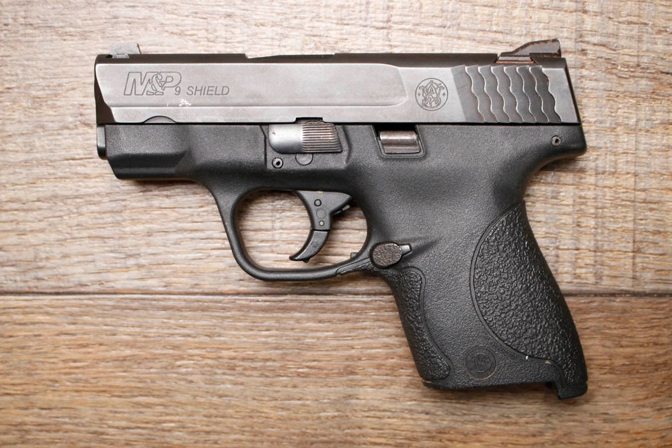SMITH AND WESSON M&P9 Shield 9mm Police Trade-In Pistol (No Magazine)