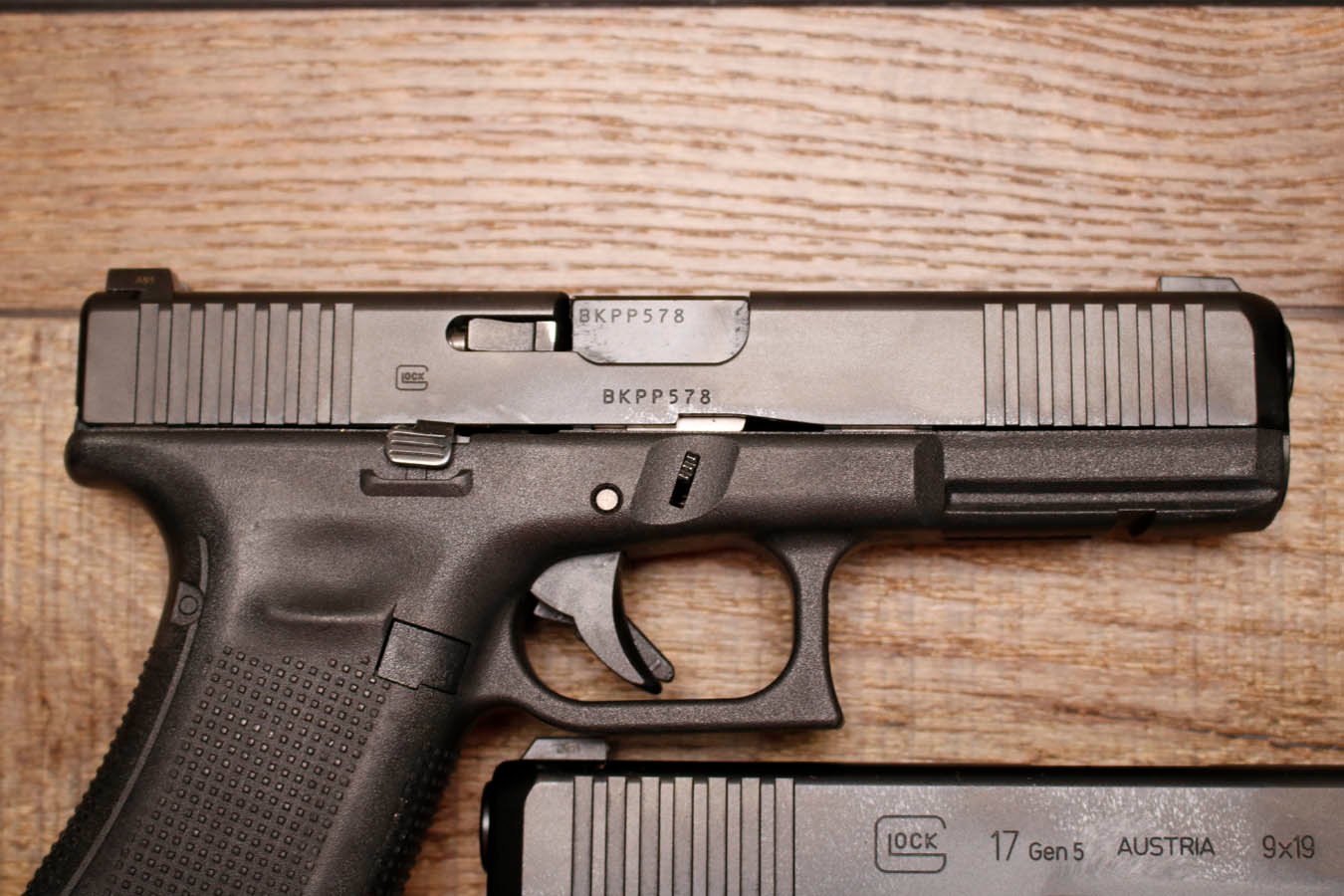 GLOCK 17 Gen 5 9mm (Good Condition) with Night Sights