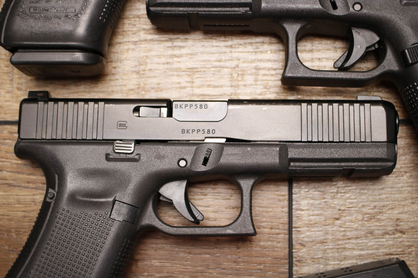 GLOCK 17 Gen 5 9mm Police Trade-In (Very Good Condition) Pistol with Night Sights
