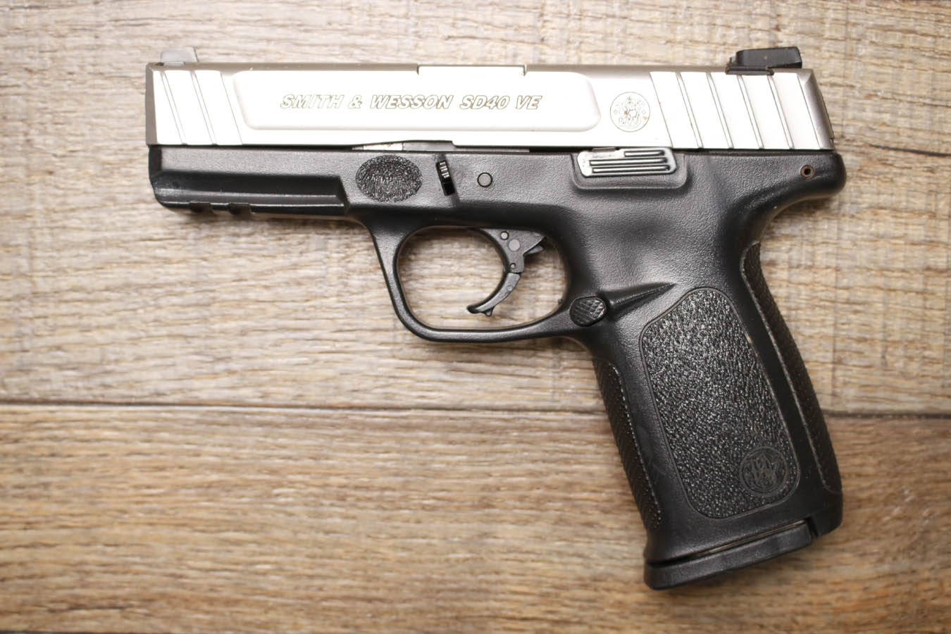 SMITH AND WESSON SD40VE 40 S&W Police Trade-In Pistol