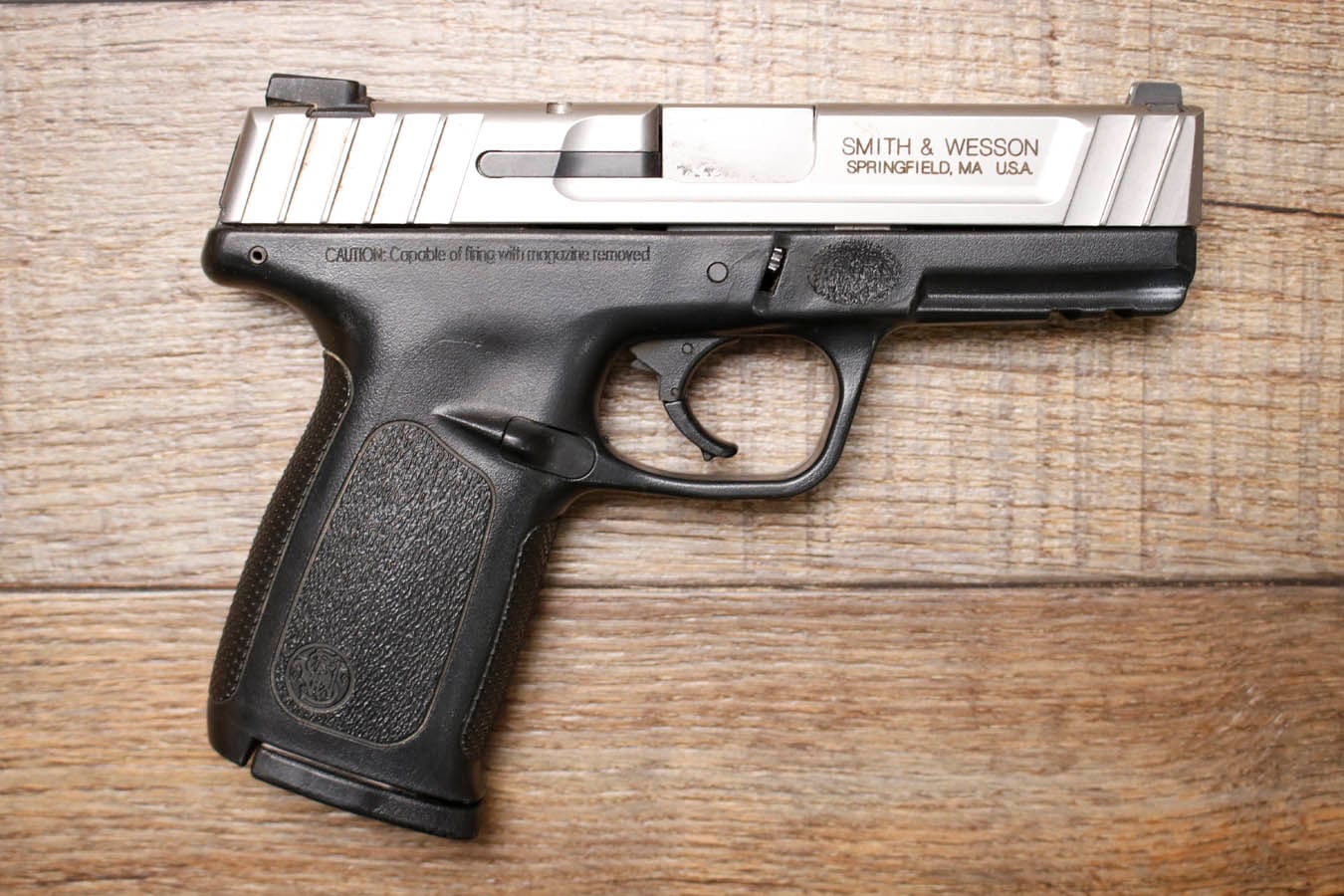 SMITH AND WESSON SD40VE 40 S&W Police Trade-In Pistol