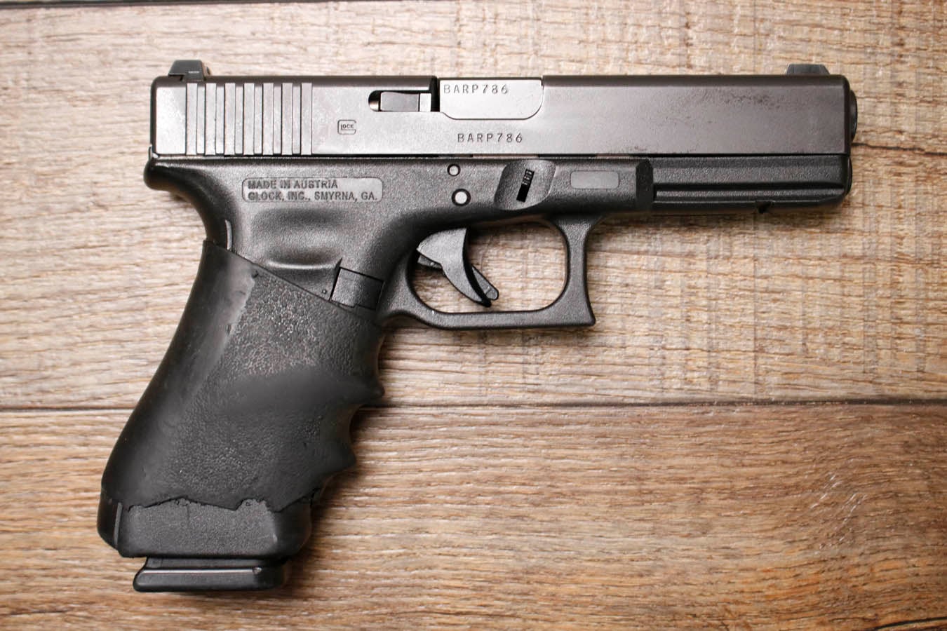 GLOCK 22 Gen 4 40 S&W Police Trade-In Pistol with Two Magazines and Box