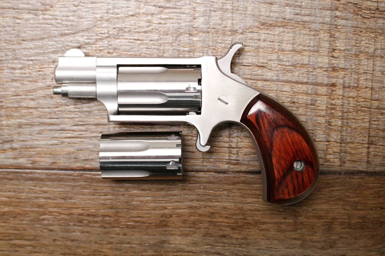 NORTH AMERICAN ARMS 22LR/22WMR Comvertable Mini Police Trade-in Revolver with Extra Cylinder