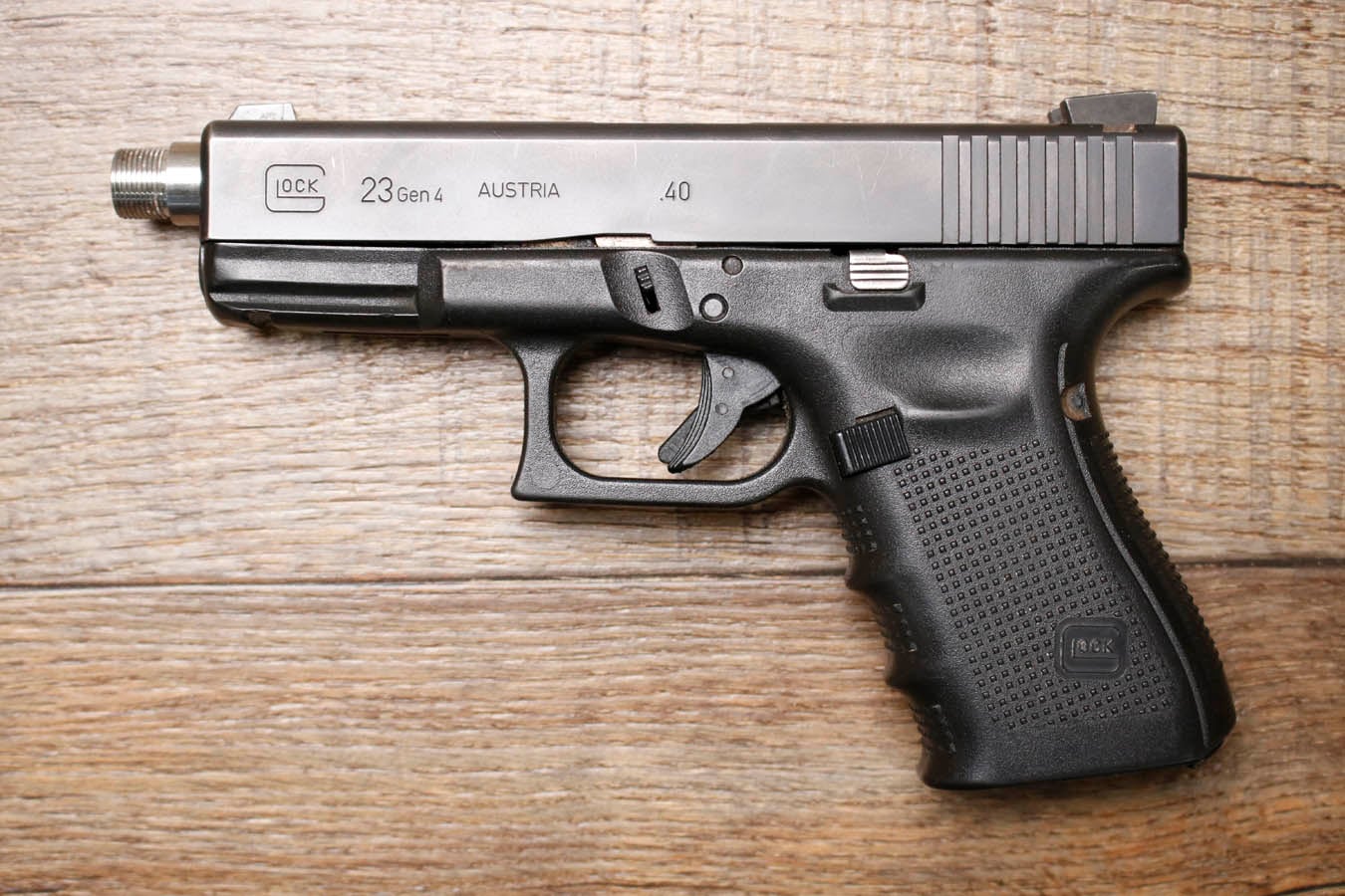 GLOCK 23 Gen 4 40 S&W Police Trade-In Pistol with Threaded Barrel (No Magazine)