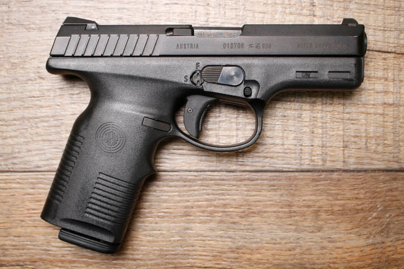 STEYR M40 40 S&W Police Trade-In Pistol with Case