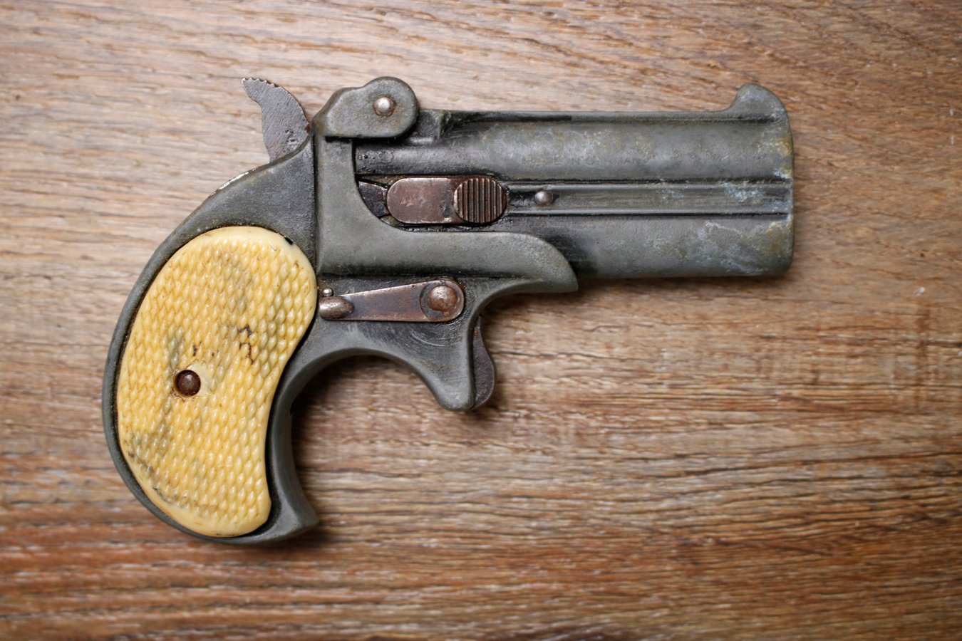 OMEGA RG15 22 S,L,LR Police Trade-In Derringer