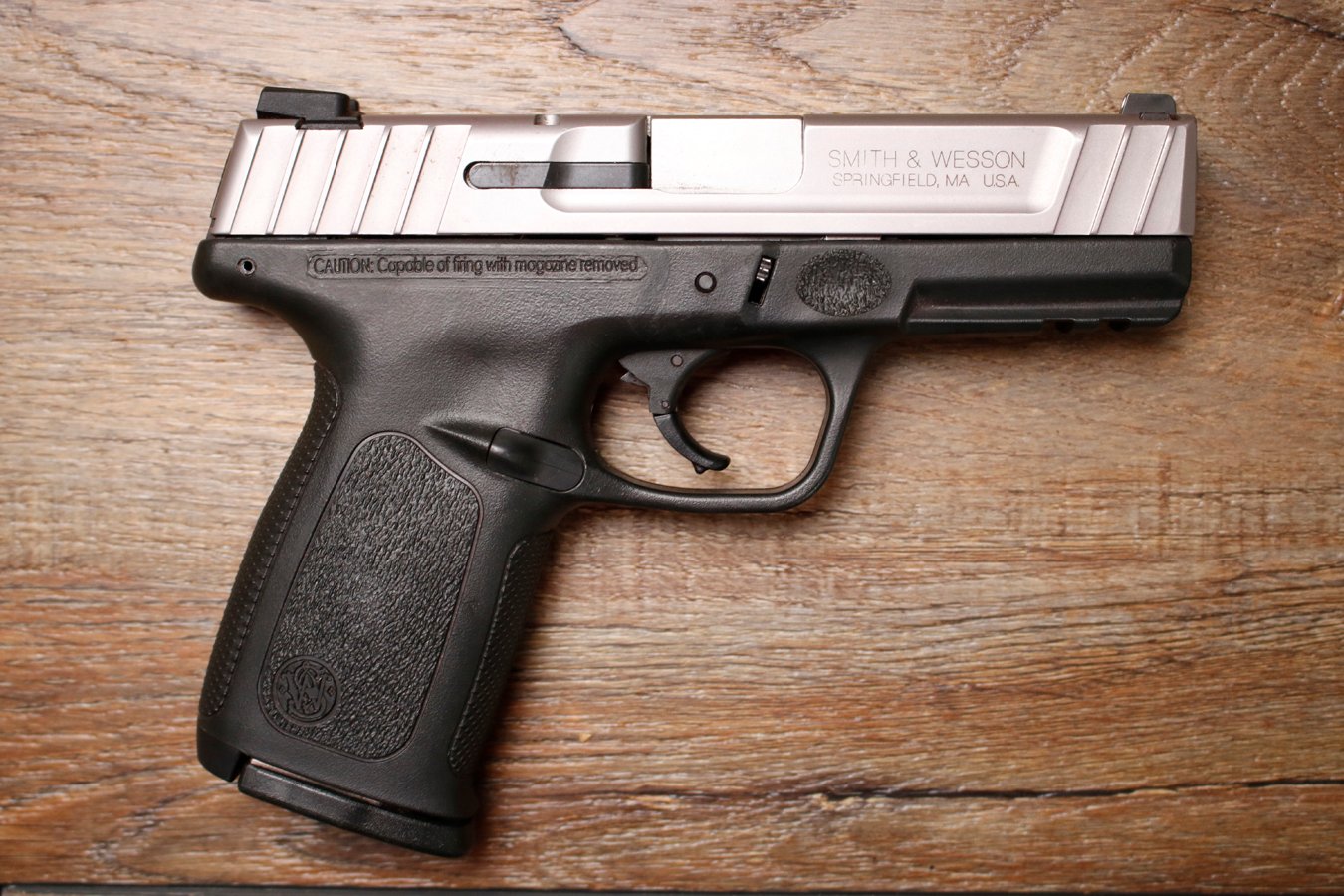 SMITH AND WESSON SD40VE 40 S&W Police Trade-In Pistol