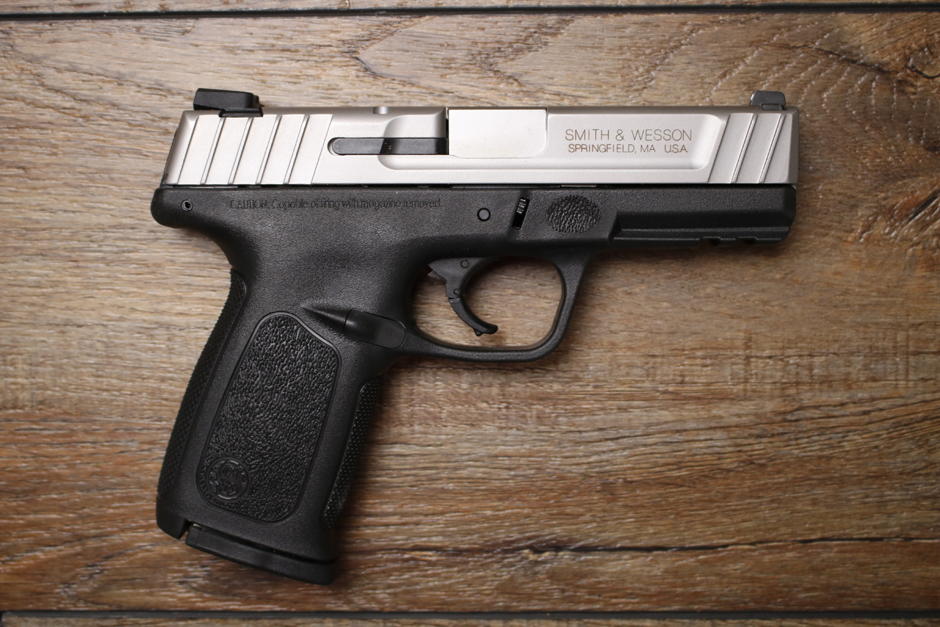SMITH AND WESSON SD9VE 9mm Police Trade-In Pistol with Original Box