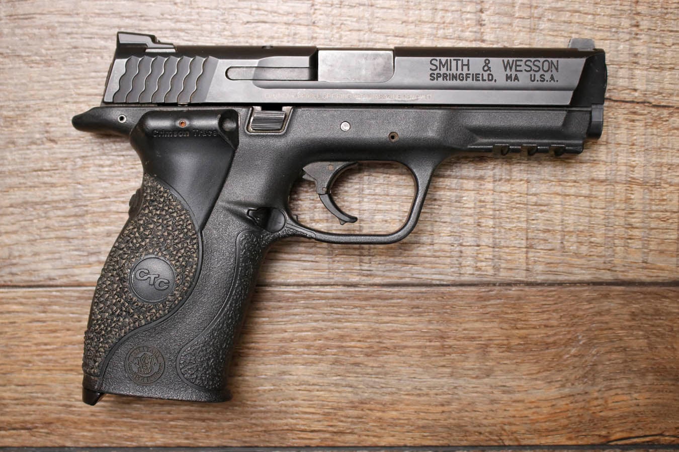 SMITH AND WESSON M&P40 1.0 40 S&W Police Trade-In Pistol (No Magazine)