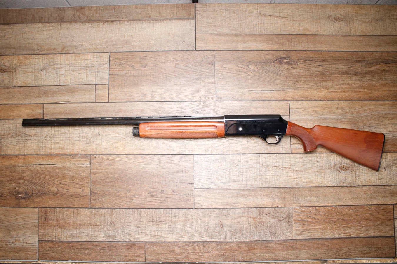 UNIVERSAL Auto-Wing Model 2071 12 Gauge Semi-Auto Shotgun