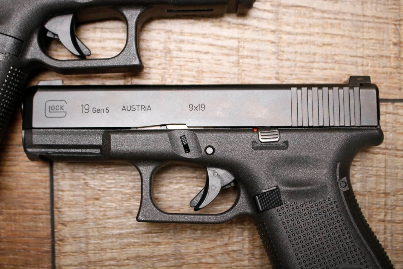 GLOCK 19 Gen 5 9mm Police Trade-In Pistol with Night Sights (Fair Condition)