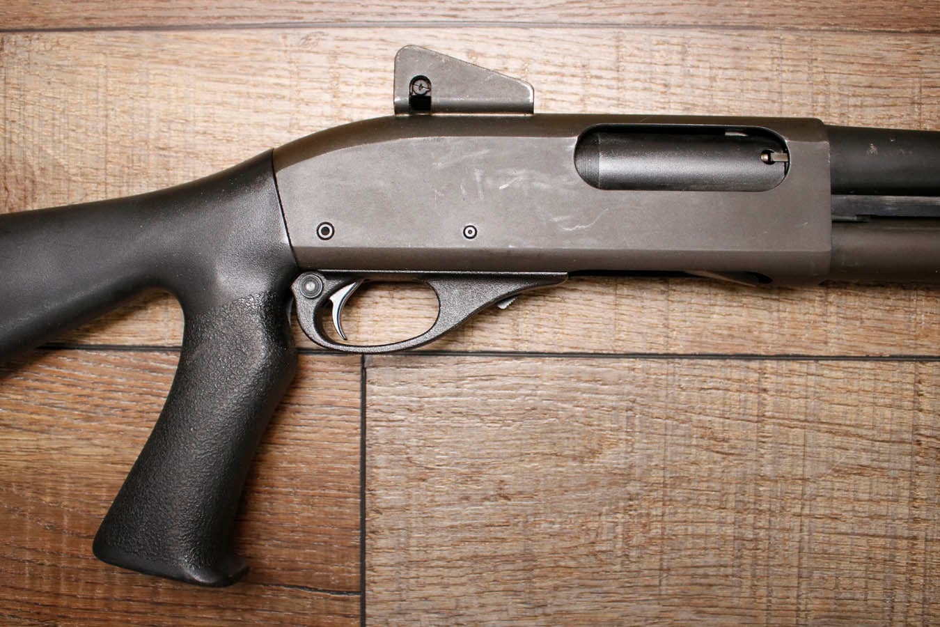 REMINGTON 870 Police Magnum 12GA Police Trade-In Shotgun with Pistol Grip and Extended Tube Magazine