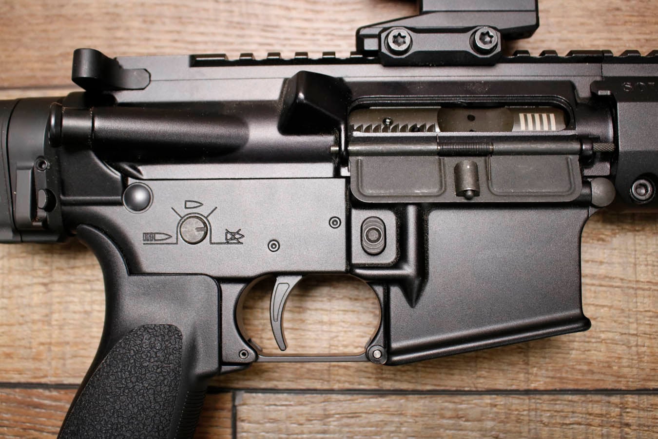 SONS OF LIBERTY GUN WORKS M4 300 AAC Blackout Police Trade-In Pistol with Law Tactical Folder