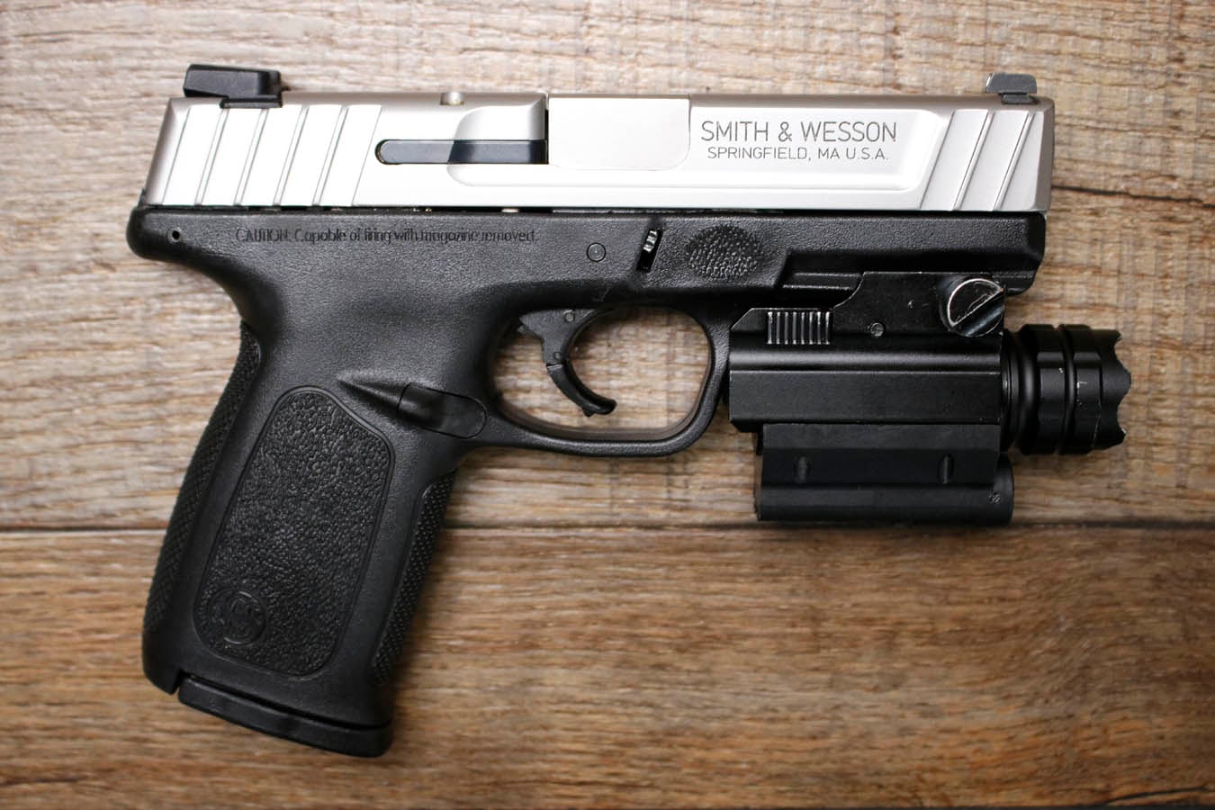 SMITH AND WESSON SD40VE 40 S&W Police Trade-In Pistol with Two Mags