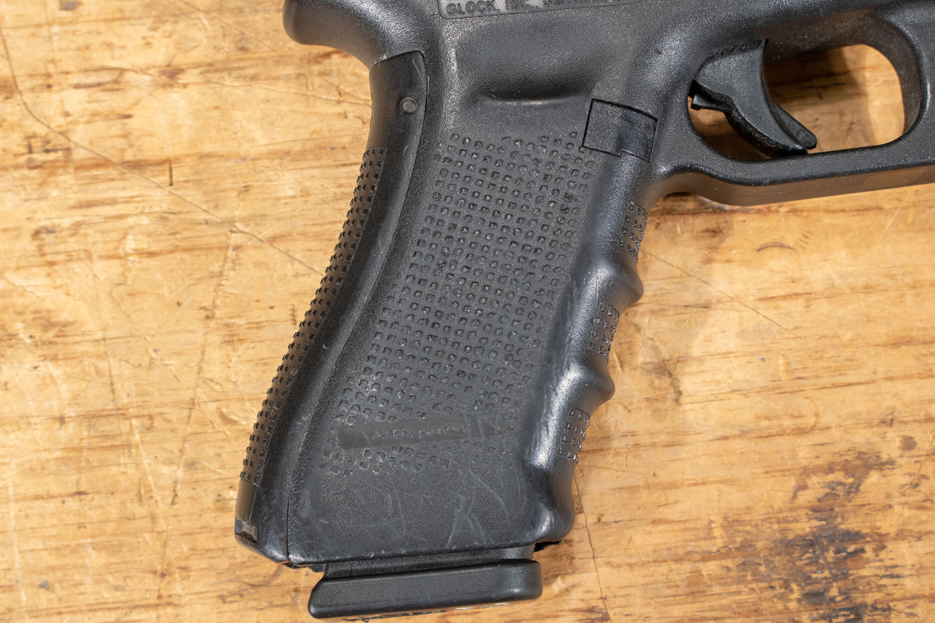 GLOCK 22 Gen4 40 S&W Police Trade-in Pistols with Night Sights (Fair Condition)