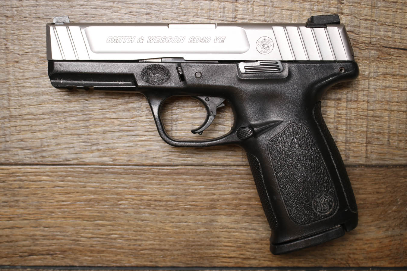 SMITH AND WESSON SD40VE 40 S&W Police Trade-In Pistol
