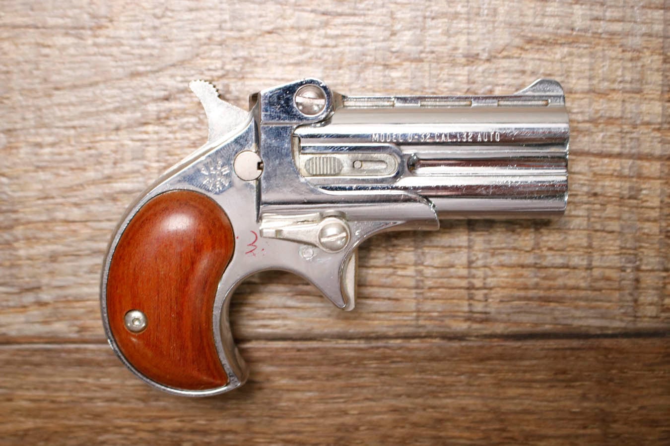DAVIS D-32 32 ACP Police Trade-In Derringer