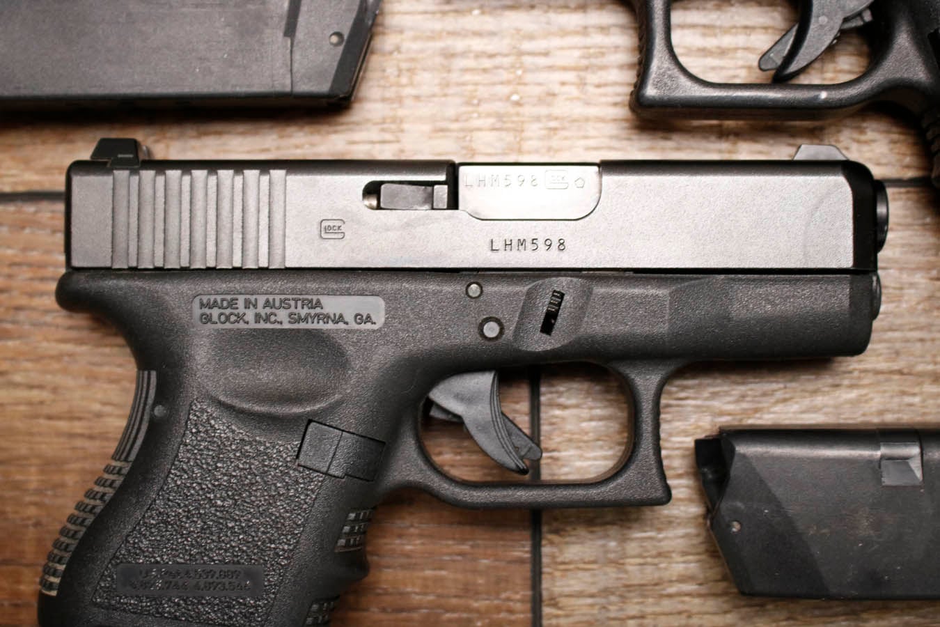 GLOCK 27 Gen 3 40 S&W Police Trade-In Pistols with Night Sights (Good Condition)