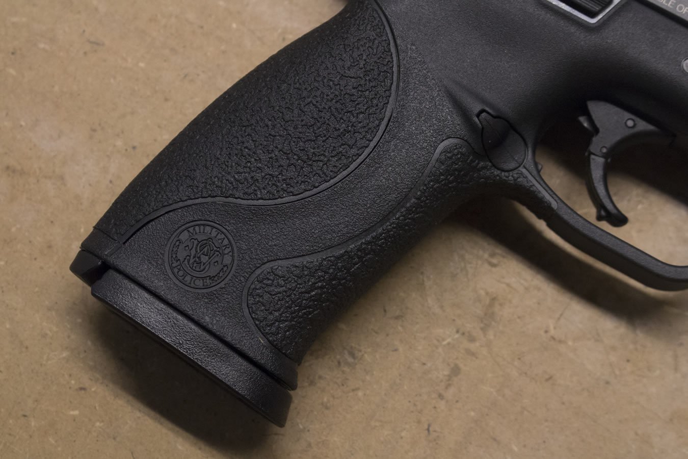 SMITH AND WESSON M&P9 9mm Full-Size Police Trade-ins with Thumb Safety (Very Good Condition)